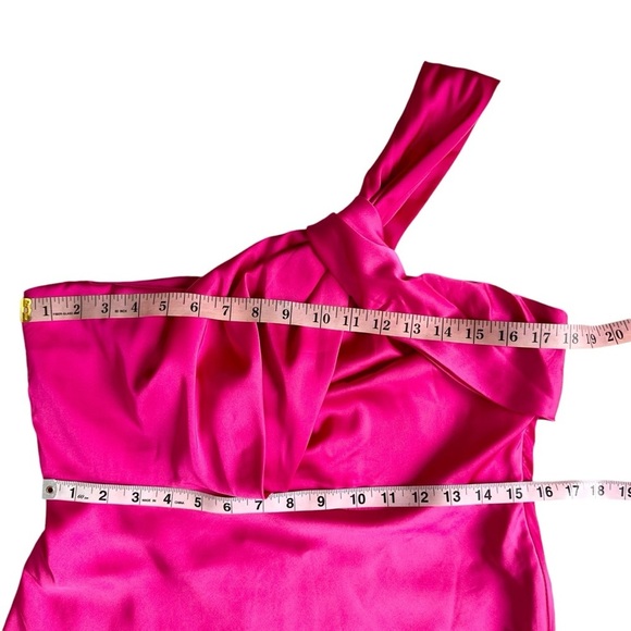 NWT Showpo. hot pink magenta fuchsia Carmella midi dress one-shoulder twist 10 - Picture 12 of 16